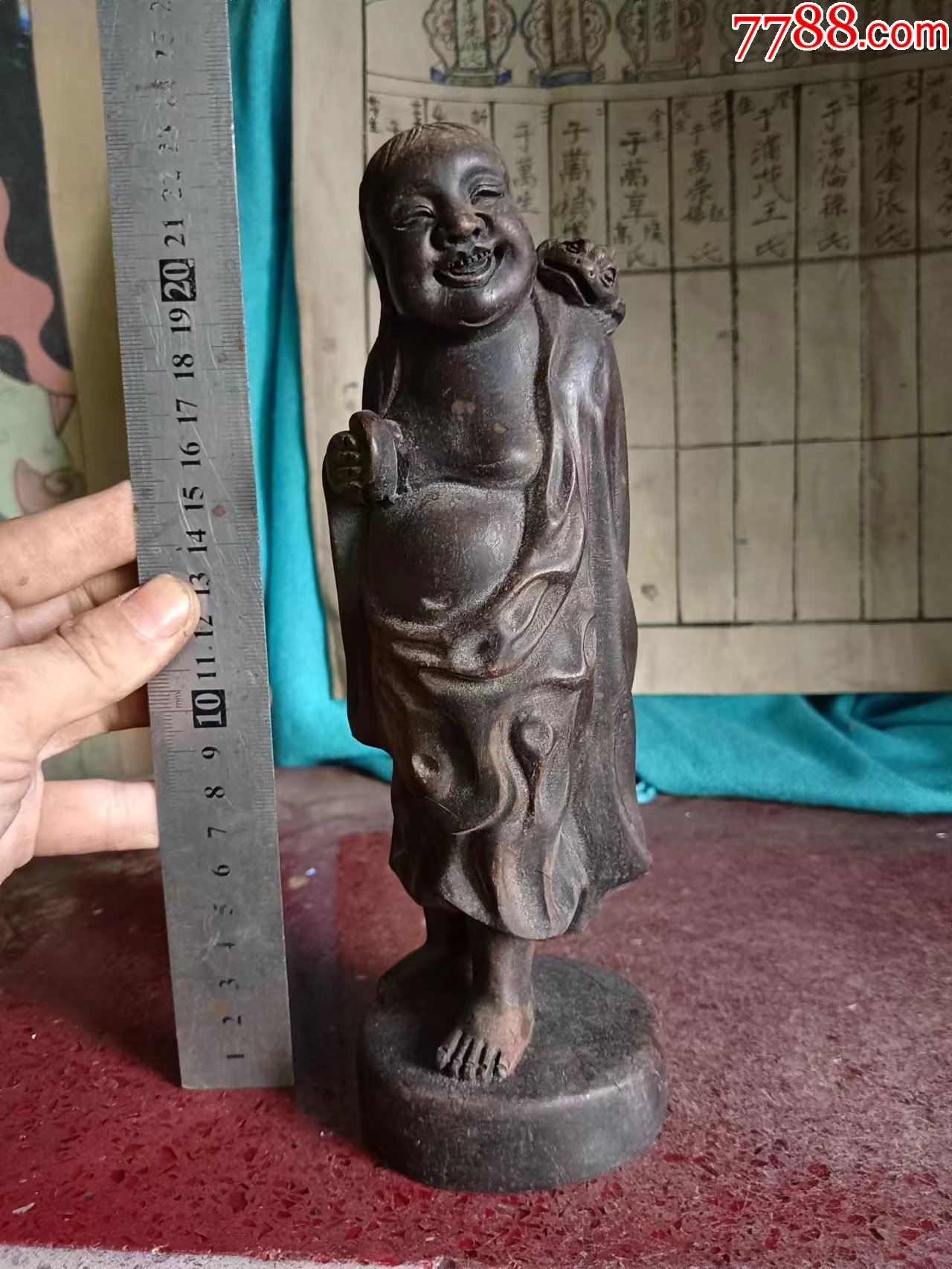 高23长8宽7厘米,老硬木雕人物刘海肩膀上一只金蟾估计黑檀木_木雕佛像与书画【7788商城__七七八八商品交易平台(7788.com)】