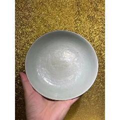 清乾隆半字款豆青釉赏盘