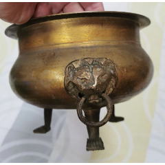 铜鎏金狮子香炉 首尔三星博物馆展出镀金青铜狮子长柄香炉图片素材-新媒体用图设计素材 彫刻・オブジェ