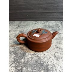 90年代左右,宜兴老厂货,吴惠琴款,竹段紫砂壶一把,盖蚂蚁咬y