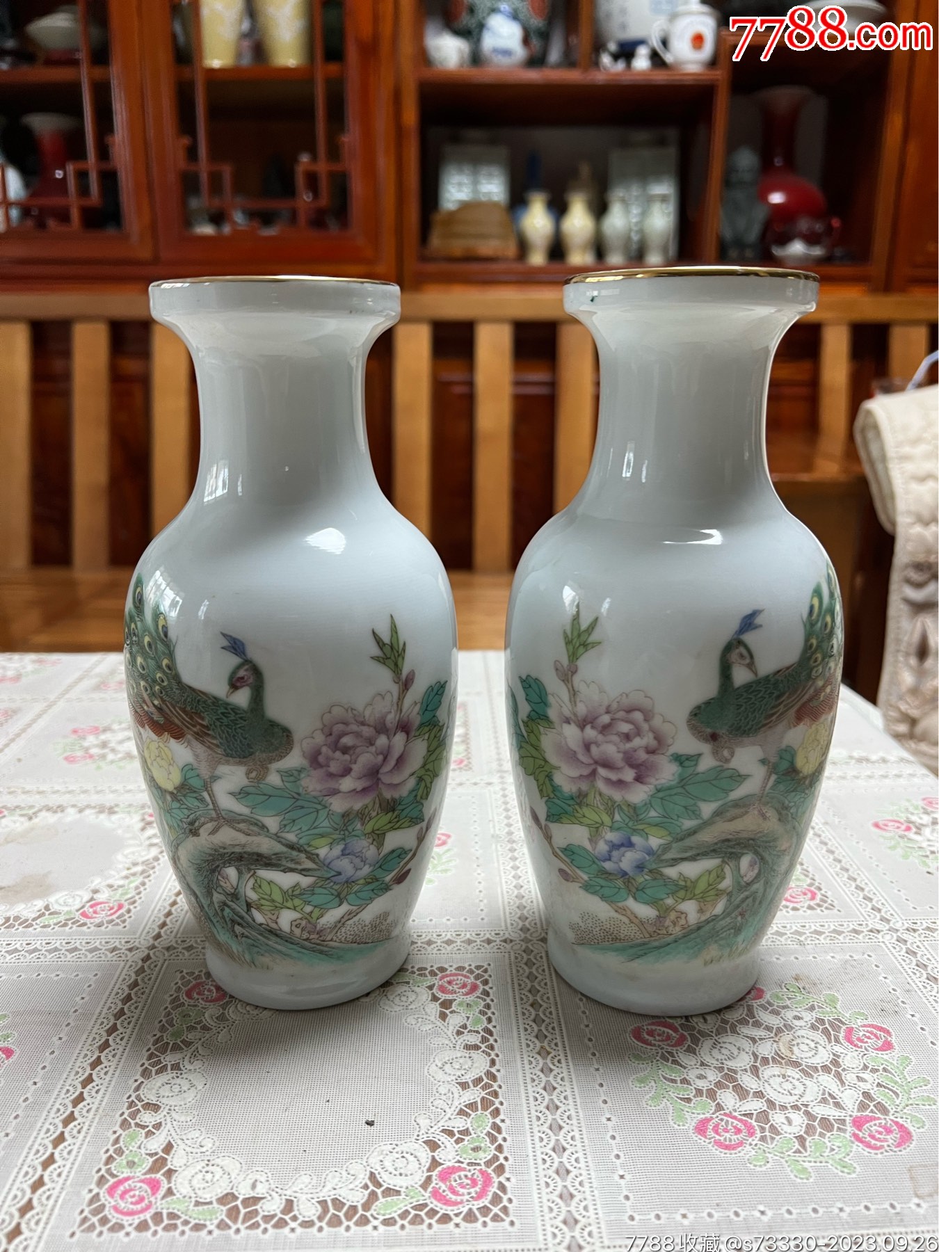 70年代，景德镇工艺美术瓷厂，孔雀牡丹花瓶一对by_旧瓷器_专注寡妇二十