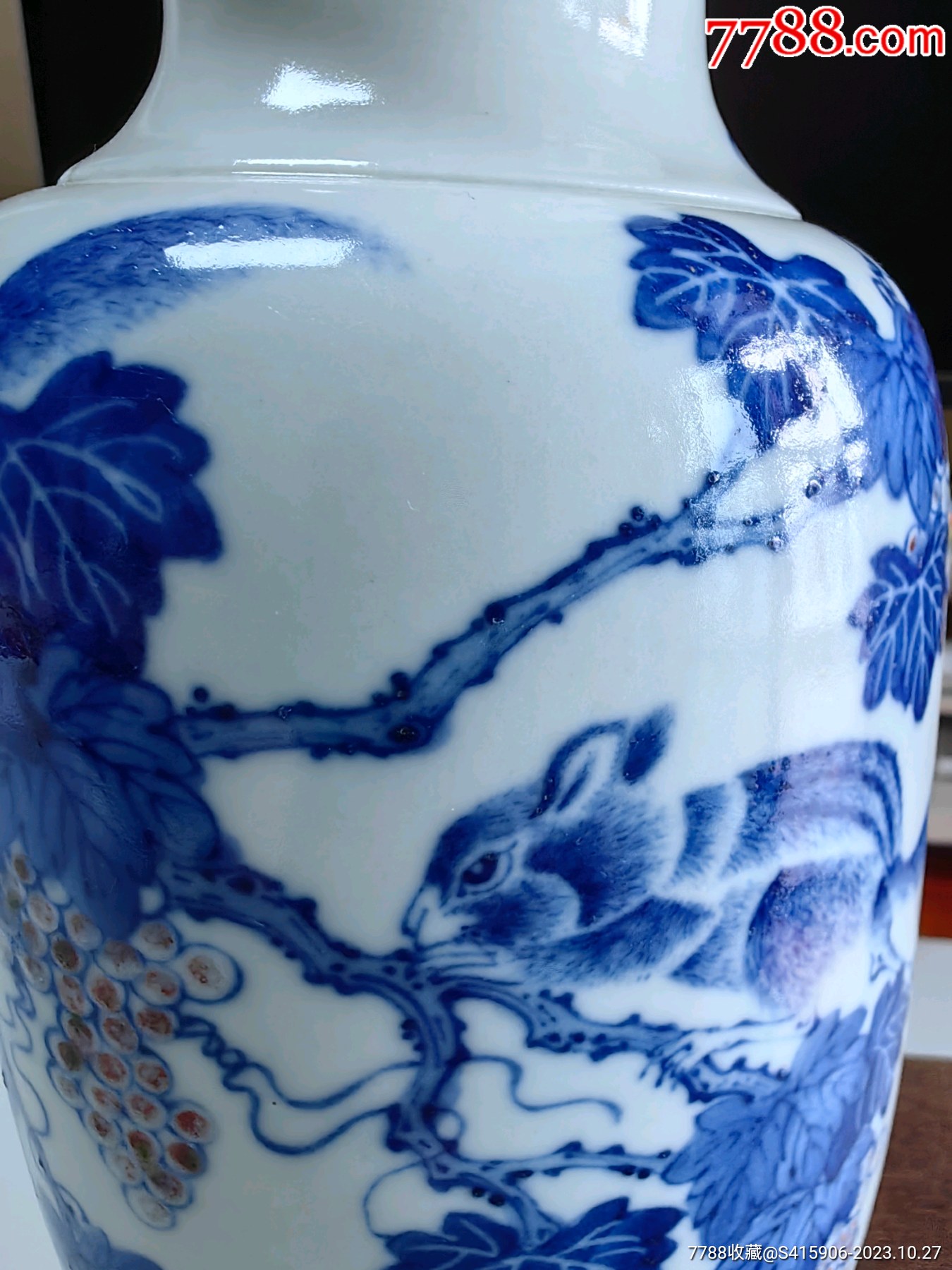 清乾隆青花釉里紅松鼠葡萄紋燈籠瓶_價格1798元_第10張_