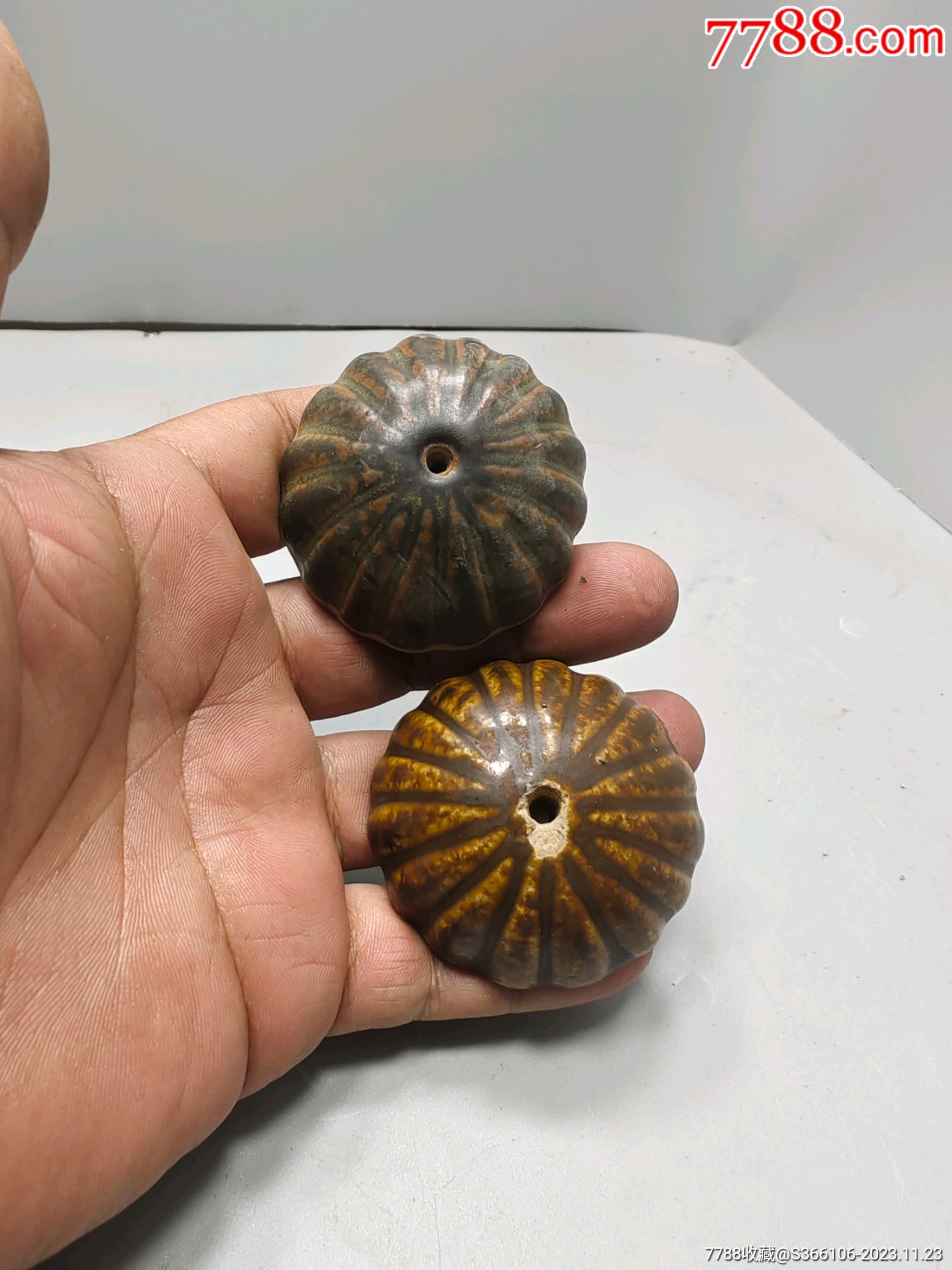 宋代定窑紫金釉香插完整