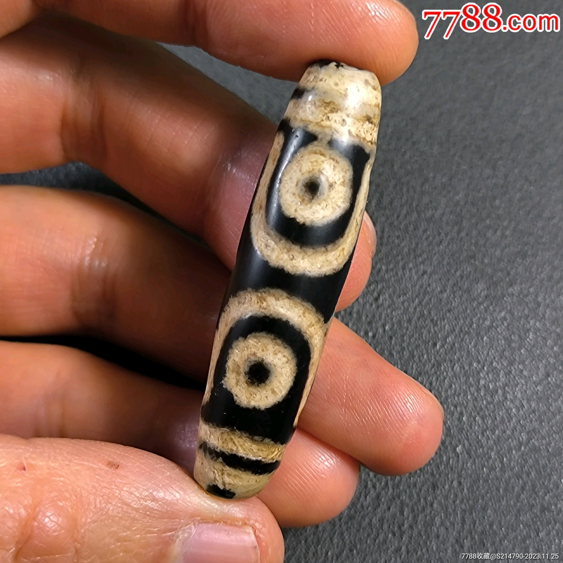 微火供三眼玛瑙天珠,【宝贝尺寸】:天珠长47.8宽12毫米左右 微火供三眼玛瑙天珠,【宝贝尺寸】:天珠长47.8宽12毫米左右