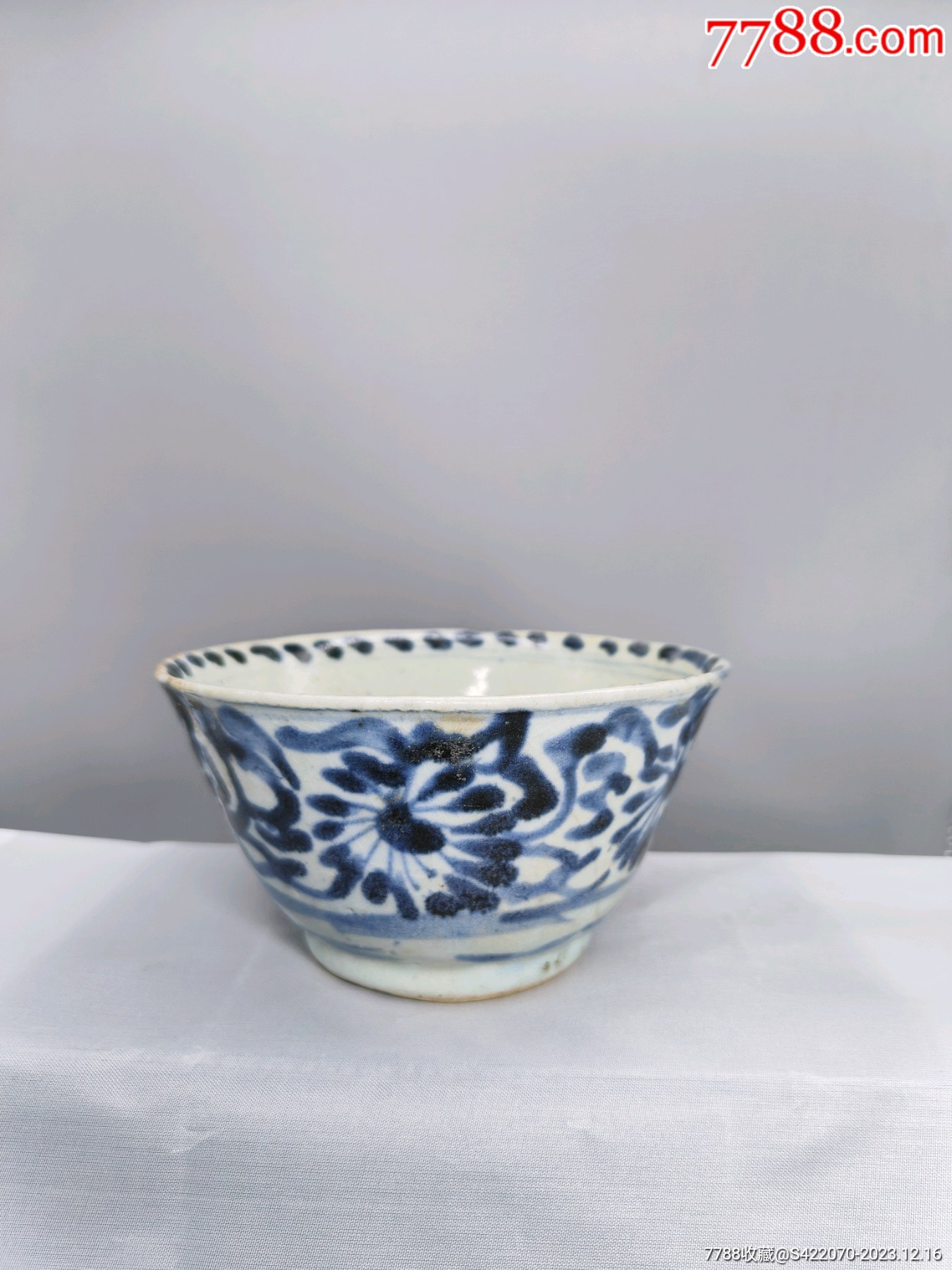 明晚期青花缠枝花卉大碗_青花瓷_惜古轩【7788旧书网】