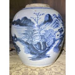中国清代永和軒款豆青釉青花人物山水紋天球瓶、高さ31cm X径20cm口径7cm 19世纪豆青釉青花博古纹及花卉纹瓶三只- Rob Michiels Auctions