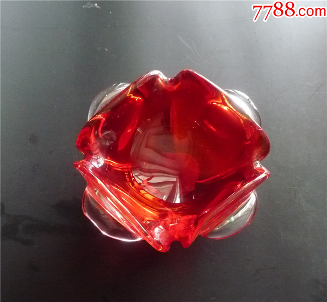 玻璃琉璃/民俗/居家摆设/民国/玻璃烟缸/酒红色花行烟缸_价格20元