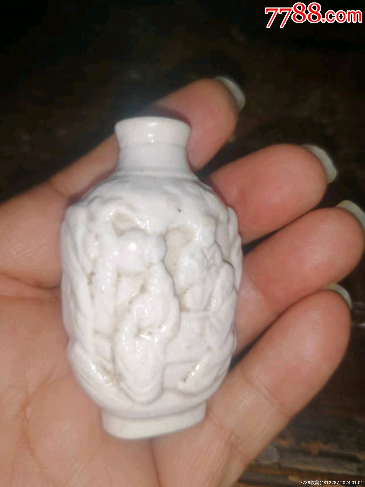 瓷雕烟壶,_鼻烟壶_图片鉴赏_收藏价值_7788怀表收藏