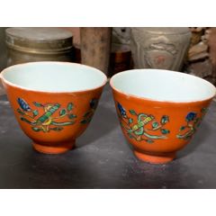 清代珊瑚红暗八仙茶杯两只。每只100元。_旧瓷器_道法名【7788旧书网】