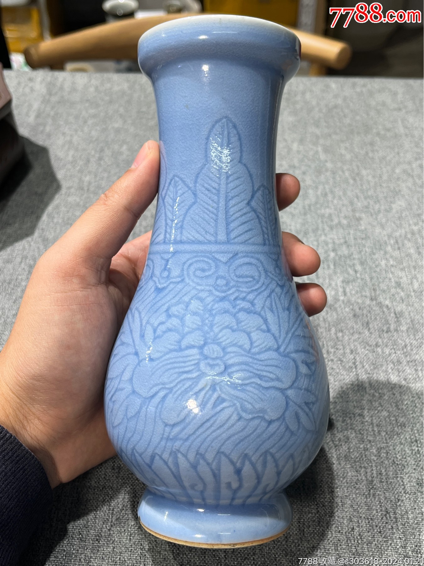 中国元時代(明時代初期)青磁花瓶 中国青磁 碧緑 骨董 福寿急須 花