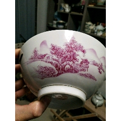 民国至建国初胭脂红山水大碗，口径16厘米，画工山水犹如仙境一般，釉水