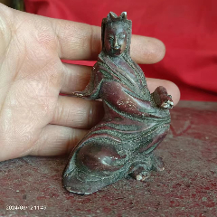 高8长6宽4厘米，老寿山石雕观音，请看图，小瑕疵，包邮_寿山石_木雕