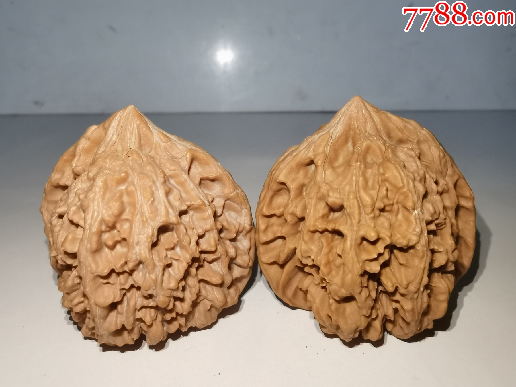 大人気 文玩核桃---盘龙纹狮子头（精选配对，成对出售），一物一拍-文玩 アクセサリー