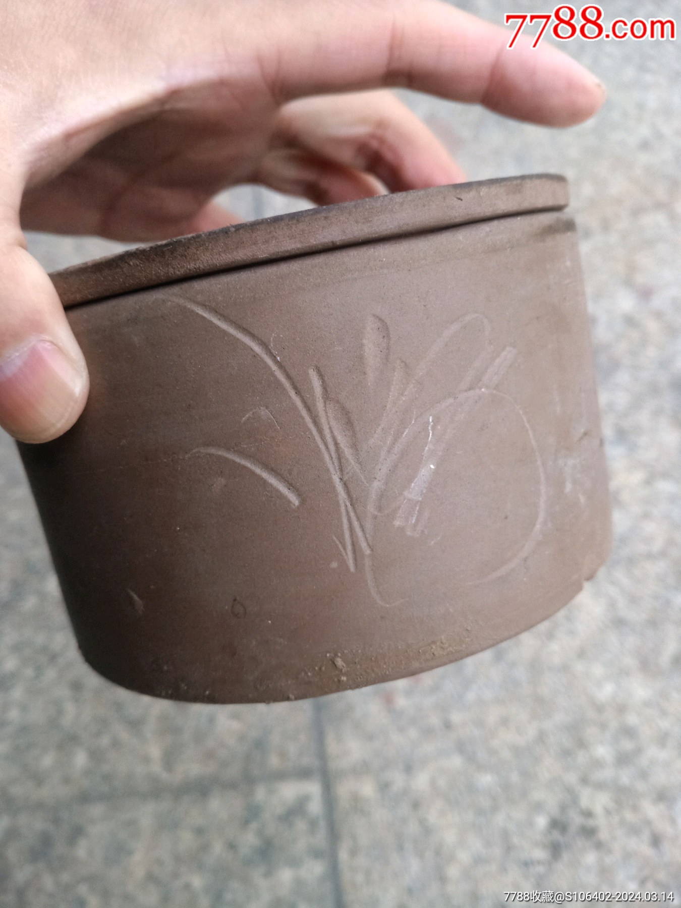 紫砂蟋蟀罐，蛐蛐罐，蟋蟀盆，大写意兰花刻的非常有味道，紫砂壶的同类