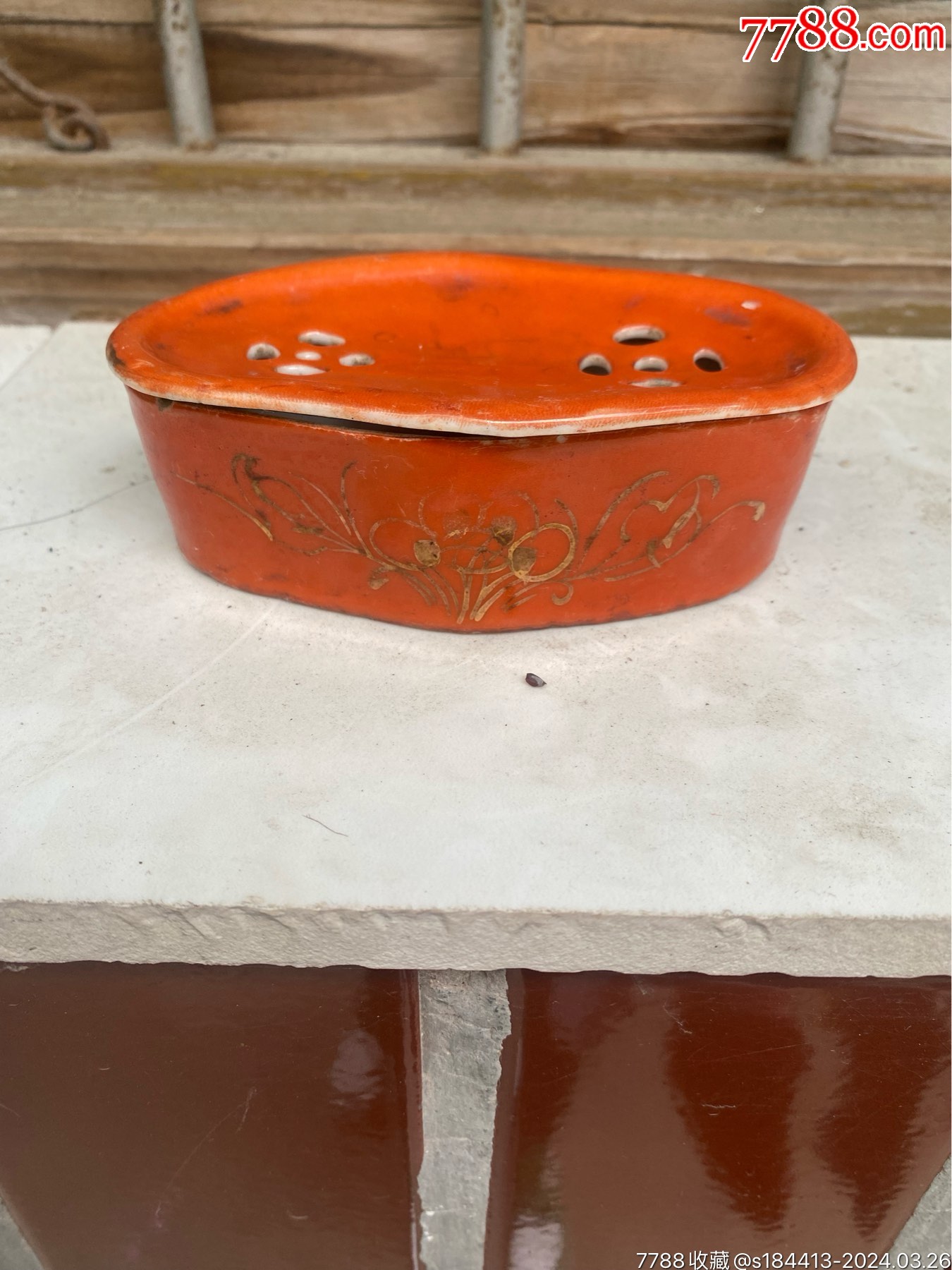 晚清民国珊瑚红釉描金粉盒-红釉瓷-7788旧书网