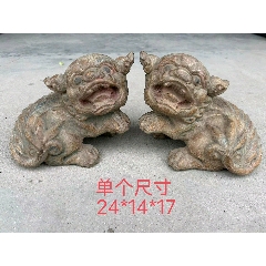 老楠木狮子一对，一木雕刻，包浆厚重，尺寸如图，保存完整。