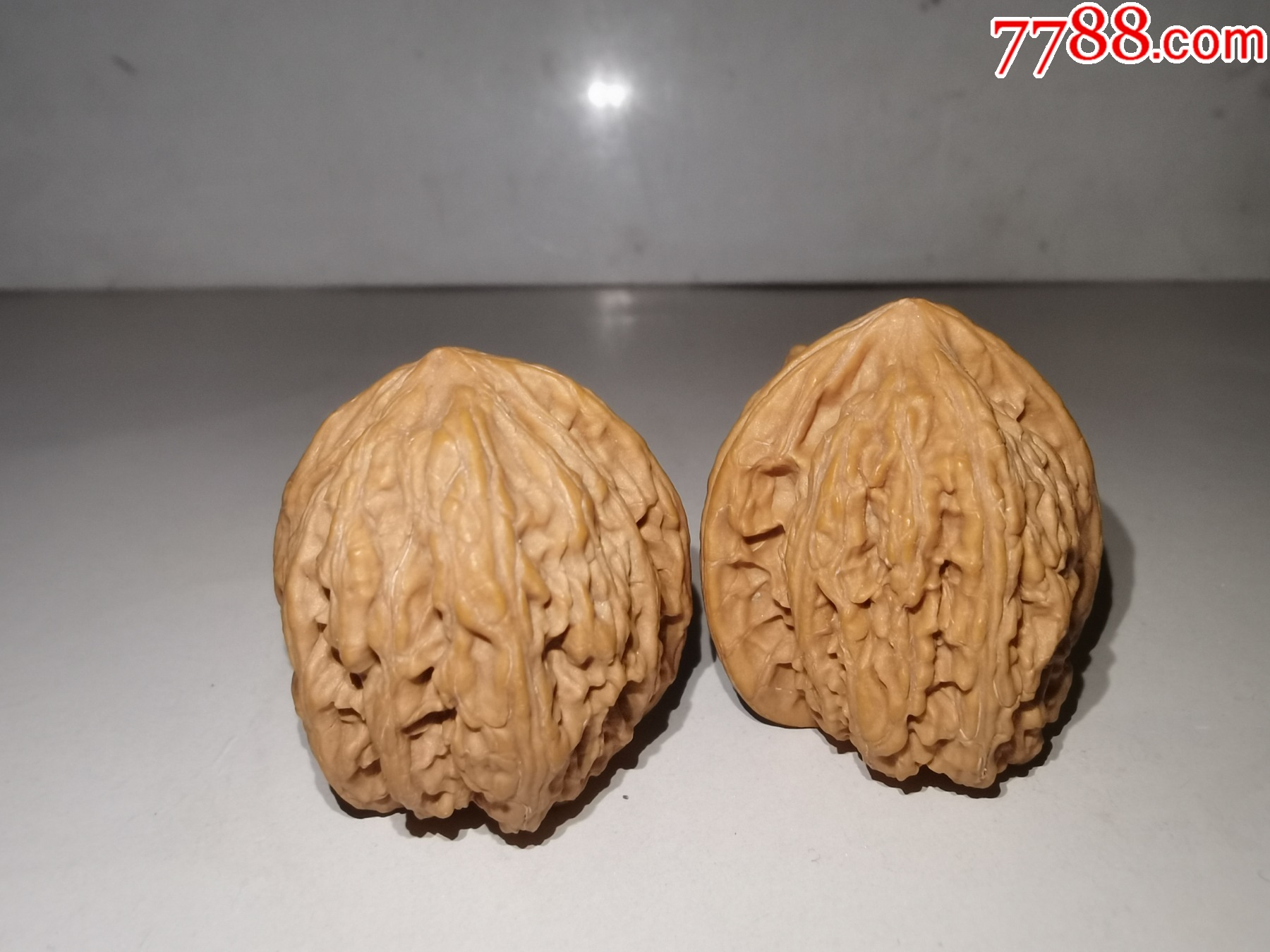 文玩核桃----红宝石（成对出售，低价惠让，上色好看），一物一拍
