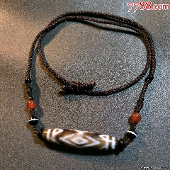 金刚三眼玛瑙天珠，带黑朱砂，精编项链绳【宝贝尺寸】：天珠长58宽13.1