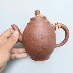 清末民国时期猪肚子色纯紫砂壶一个,壶身完整无瑕疵,就是缺盖子,户里