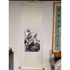 著名画家,齐白石弟子,卢光照荷花翠鸟图轴一幅,完整.47/69cm.