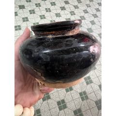  strong>老陶瓷罐子,底部有花纹,完整无裂 /strong>_酱釉瓷/紫金釉