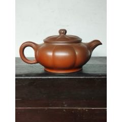 中国宜兴紫砂茶壶一把