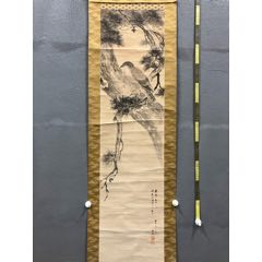 秋畝，民国时期老画，工笔花鸟《松鹰图》编号：824070203，纸本绫裱_