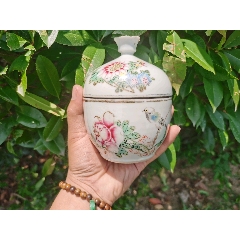 晚清珊瑚红描金五福捧寿碗一对，全品未使用，金水顶级。古人的指纹印还