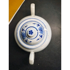 六七十年代双耳长20厘米景德镇制篆书四字底款釉下缠枝木槿花双耳
