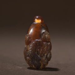 清代精品老琥珀雕莲年有余鼻烟壶规格：高5cm宽2.7cm重10g-鼻烟壶