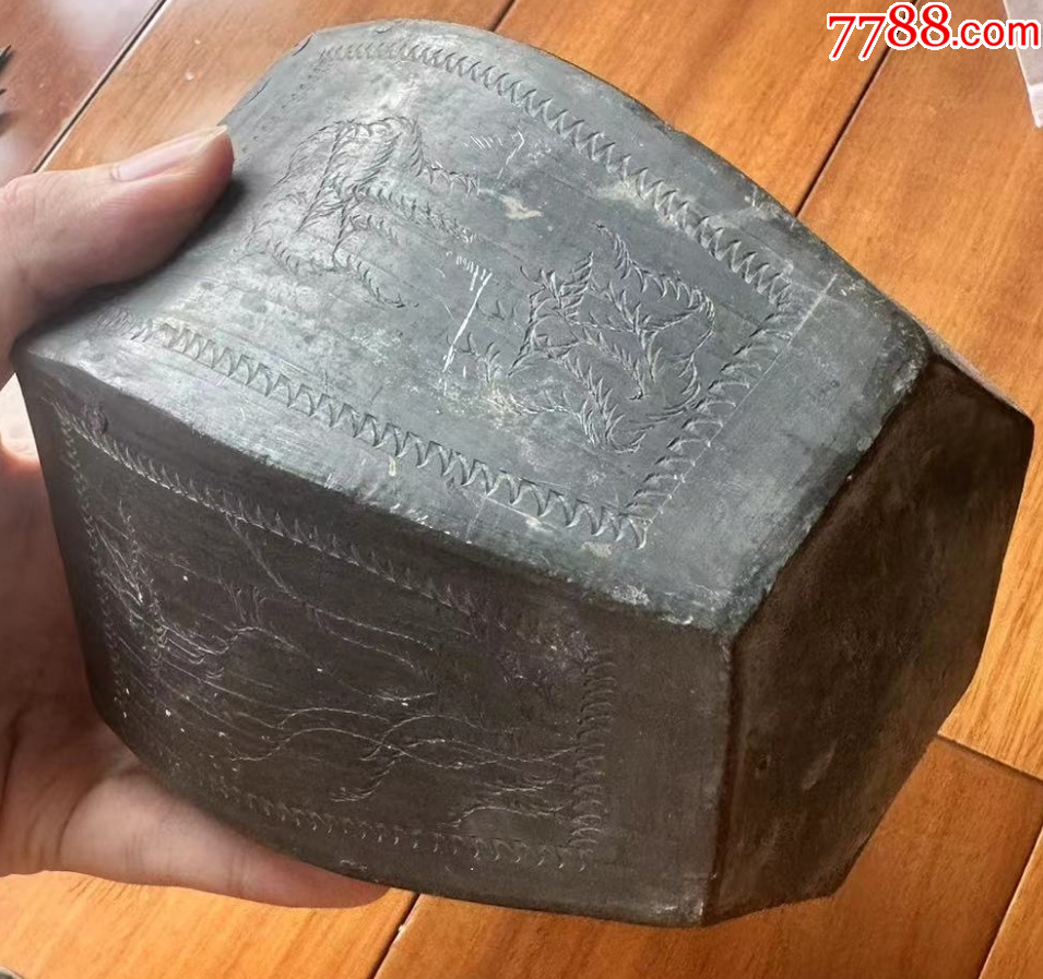 聞德評(píng)級(jí)：極美品85分--錫質(zhì)鍍鉻鏨刻花卉紋六方茶葉罐：帶原蓋（本站已鑒定）_價(jià)格666元【優(yōu)品好店】_第12張_7788收藏__收藏?zé)峋€