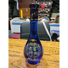 11年老酒，老窖特曲酒，兼香型白酒，52度500ml，產(chǎn)地：四川