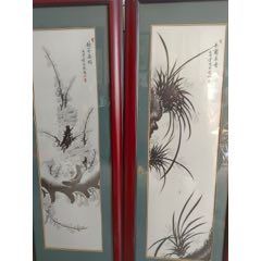 七八十年代手绘墨彩“梅兰竹菊”瓷板画一款，保存完好，品相一流，喜欢的私聊！