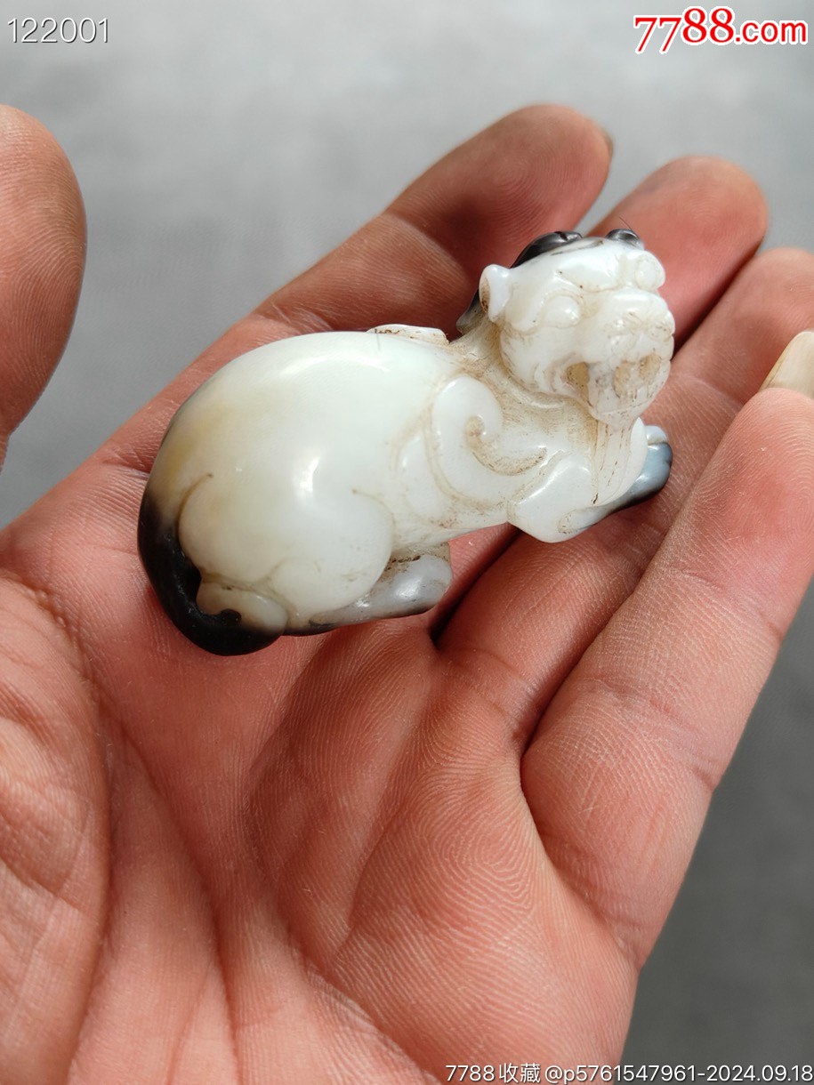 中古 和田黄玉 獬豸(かいち)瑞獣彫刻 掛坠 玉佩 根付 古玉風 C1A042 古美術 唐物 本物和田玉 玉佩 細工彫 古玉 根付 透かし彫り 瑞獣紋