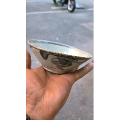 中国清代永和軒款豆青釉青花人物山水紋天球瓶、高さ31cm X径20cm口径7cm 19世纪豆青釉青花博古纹及花卉纹瓶三只- Rob Michiels Auctions