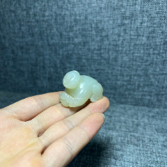 老和田玉把件古玉老玉古董清代新疆和田玉白玉招财童子玉跪人挂件