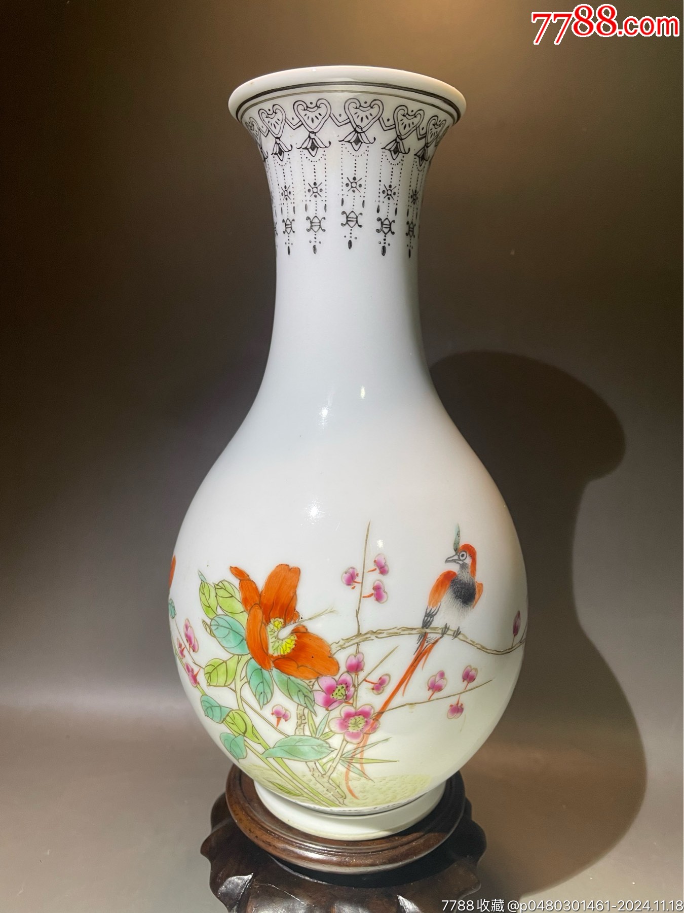 567瓷器／五六十年代景德镇花鸟花瓶／寿带鸟题材非常难得／寓意福贵