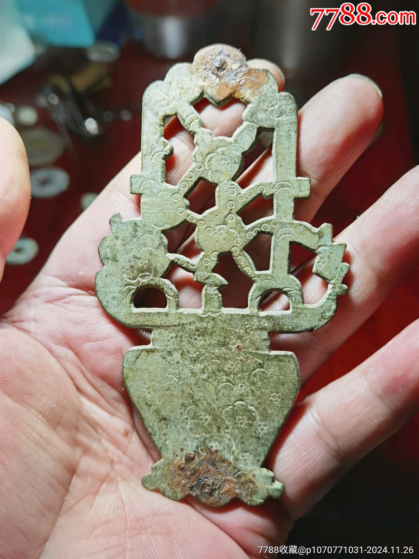 清代或民国时期铜花篮双面工镂空雕琢老铜饰挂花