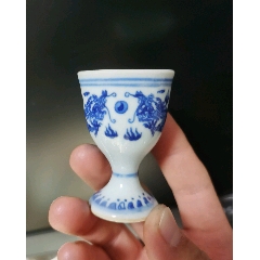 八九十年代景德镇产双龙戏珠酒杯，仿古款乾隆年制，宰相刘罗锅同款