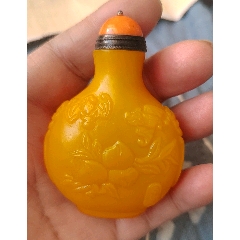 鸡油黄玻璃浮雕福寿鼻烟壶_旧鼻烟壶_曹记文具【7788旧书网】