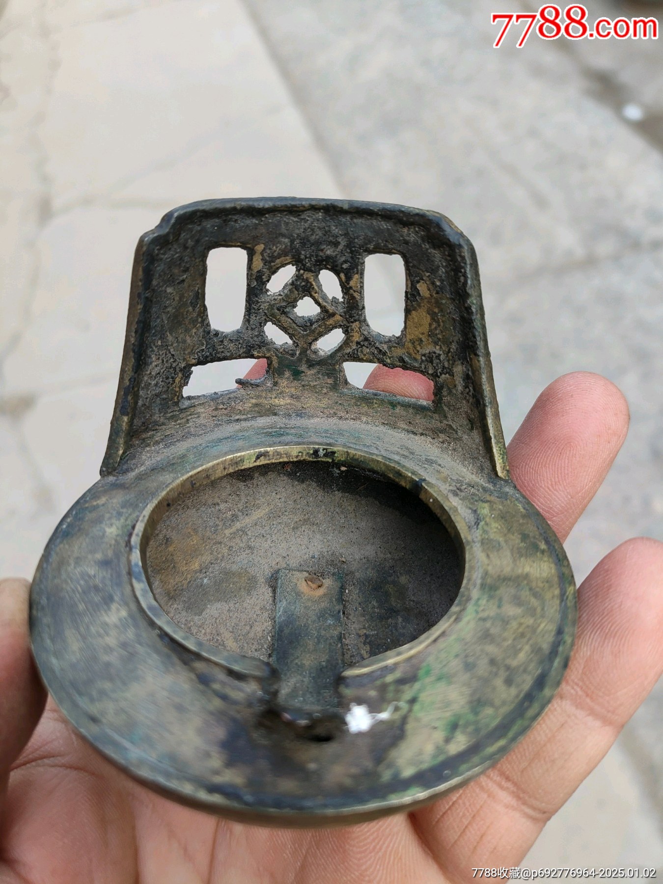 清代铜油灯,镂空铜钱图案,做工精致包老