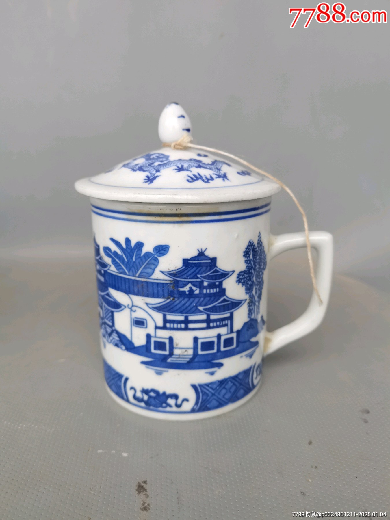 老青花茶杯一个