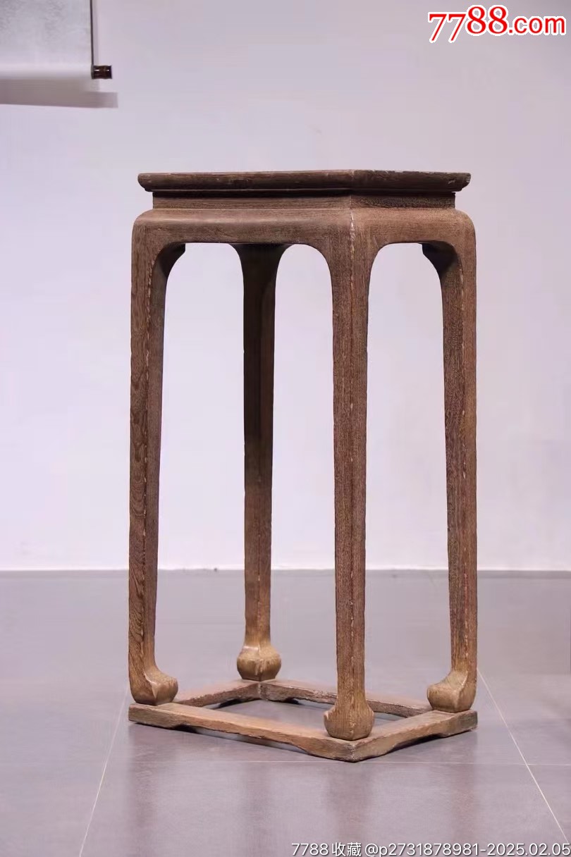 【明窗净几，焚香操琴】香几；此几雅而不俗，古朴厚重，香几是古代承放香炉用的家具，_木桌/几/案_第4张_7788老玩具收藏