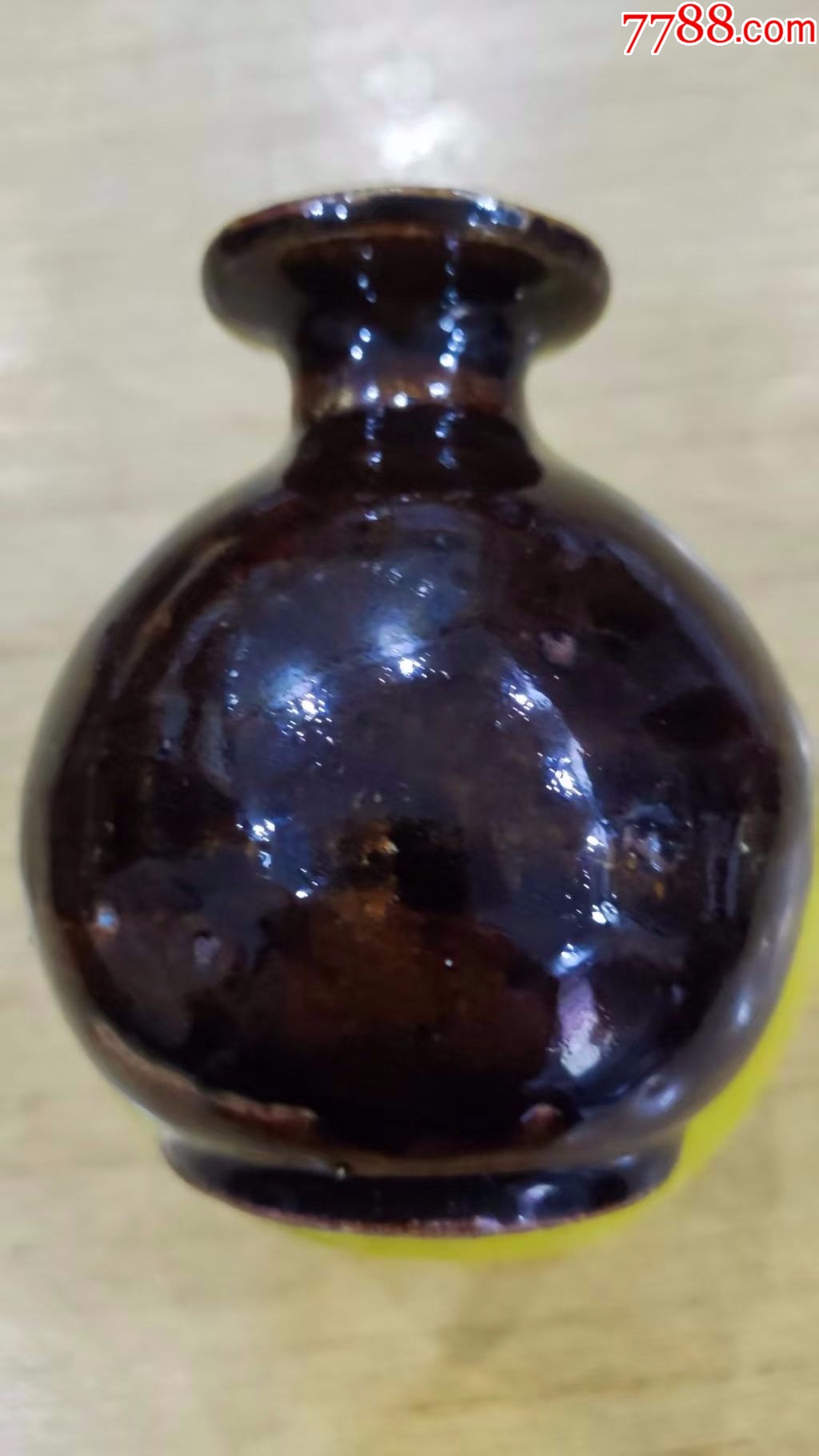 民国石湾窑《天津香港歧丰玉》猪胆形浆油釉酒瓶(完美6095号瓶高8.7公分