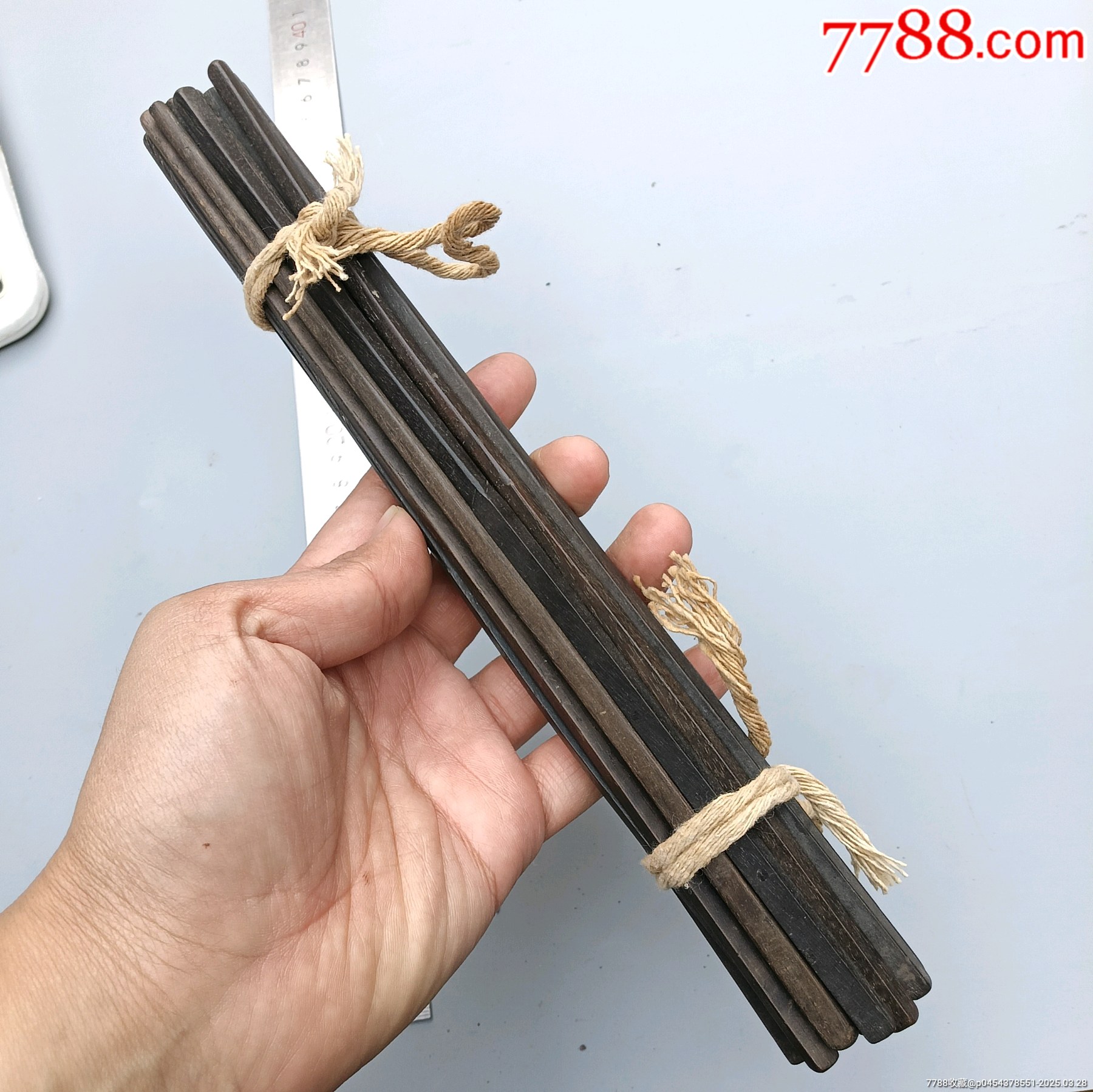 一户收的清代时期红木筷子一把，大红酸枝的有的应该是紫檀的，以前也是