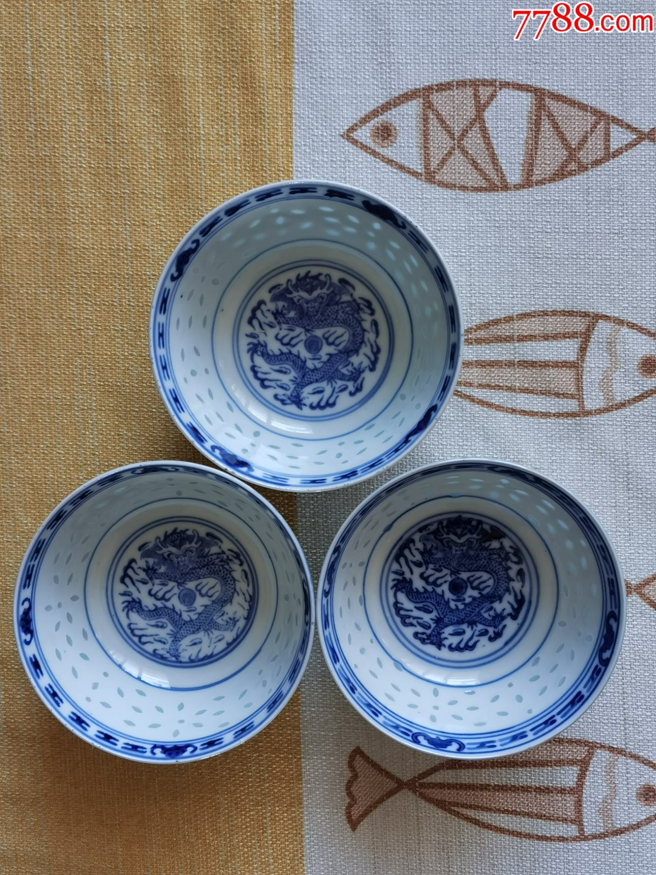 中国清朝期　青花煎茶碗3客　直径約8㎝　東Y6-0703①タカチ 中国清朝期 青花煎茶碗3客 直径約8㎝ 東Y6-0703①タカチ