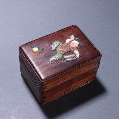清代花梨木嵌百宝婴戏图盖盒-木盒/木匣-7788红宝书