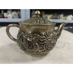 大明宣德年制人物铜壶，整体纯铜精致打造，造型别致，人物刻画