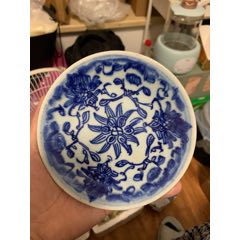 清晚期青花纏枝蓮青花賞盤(pán)一個(gè)（直徑14厘米）盤(pán)口一個(gè)短沖其余全美品