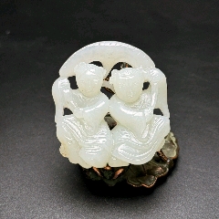 域鉴古玩】清中期和田白玉籽料双龙捧寿带扣拍卖价格/图片/值多少钱